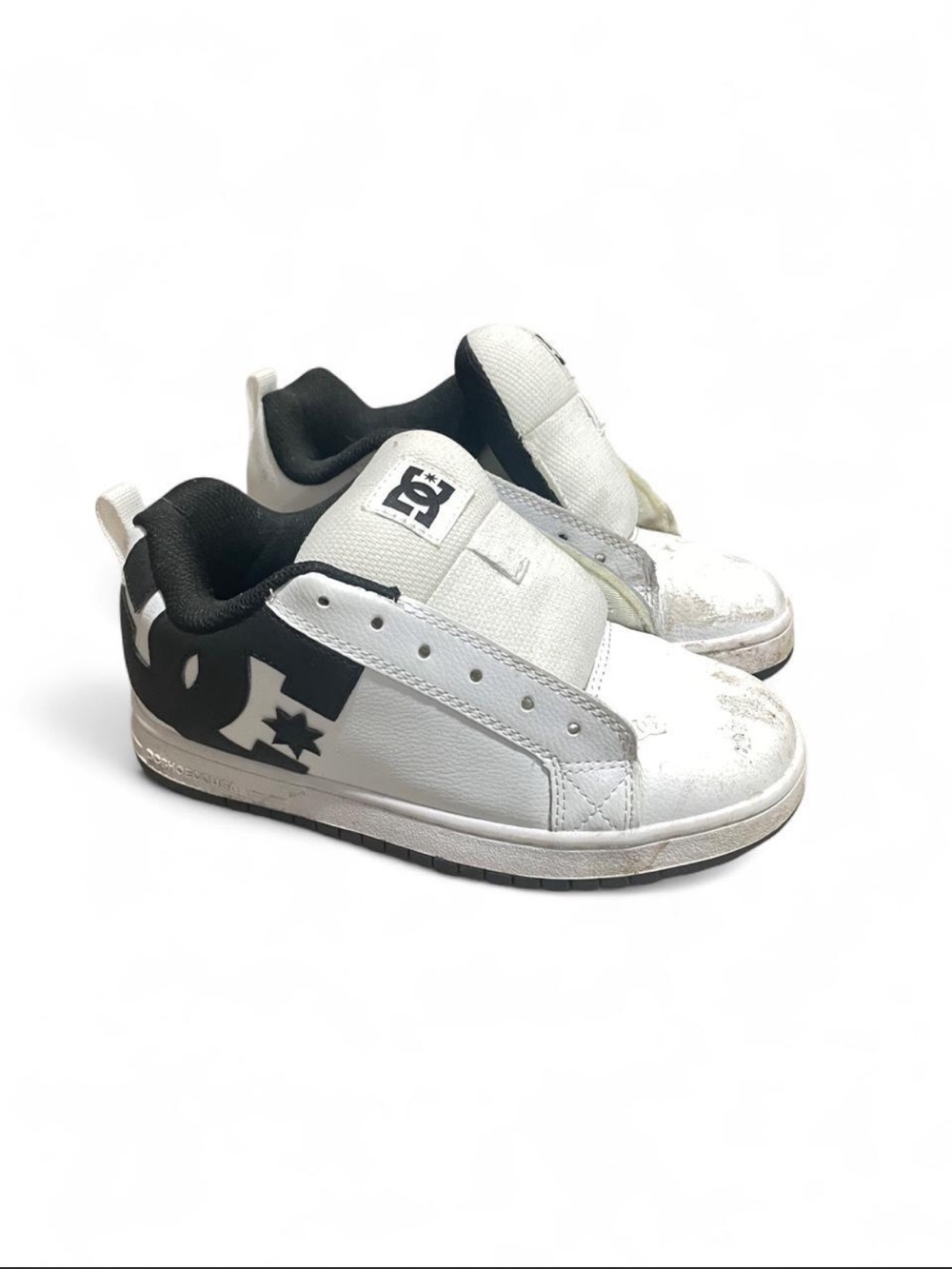 DC White and Black court graffik Sneakers